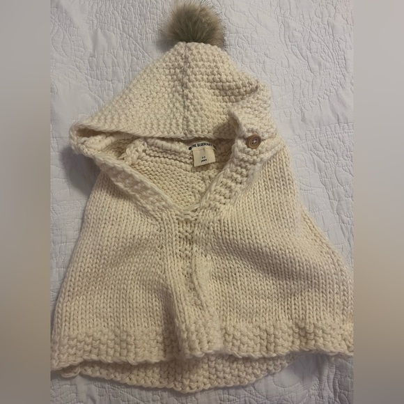 The Blueberry Hill cream color poncho, 0-2 years old - Picture 1 of 2